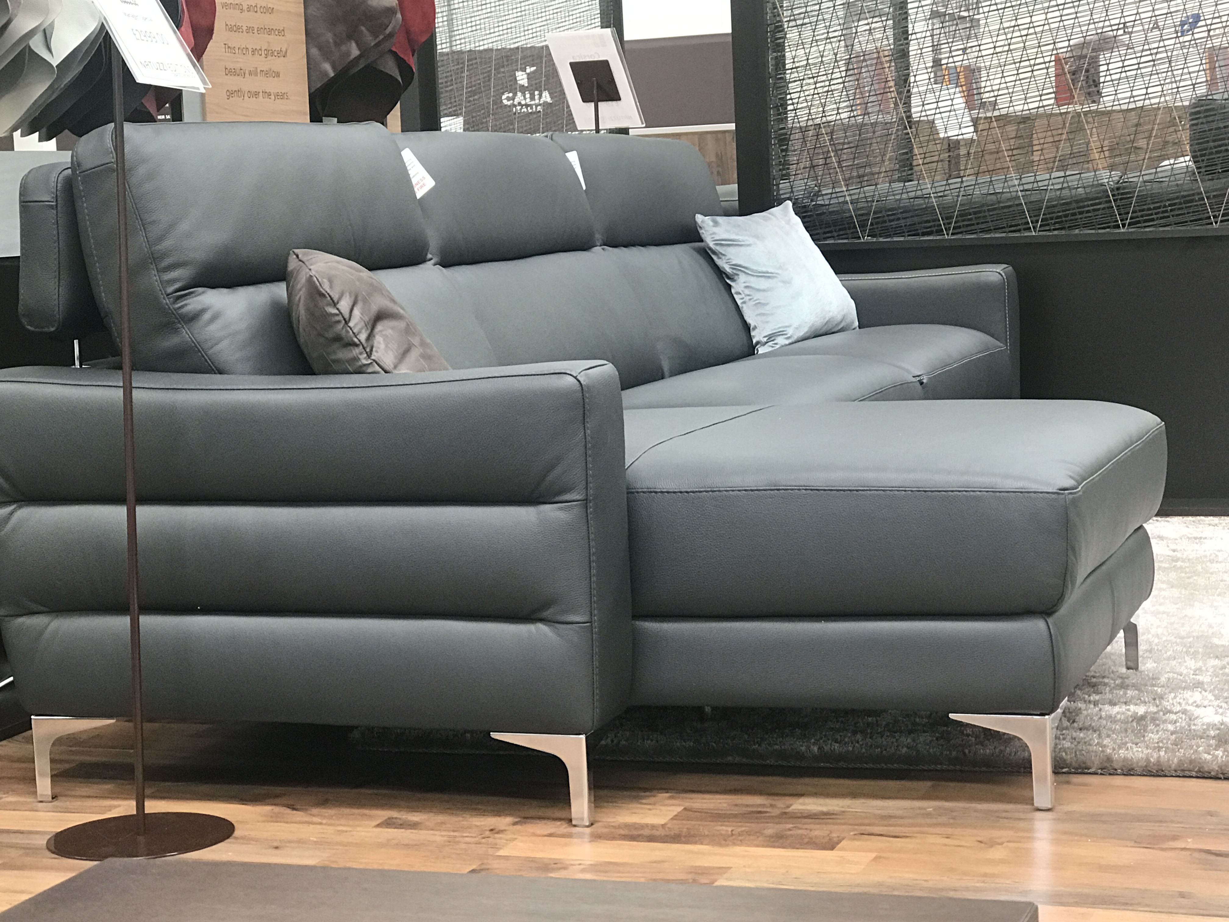 natuzzi leather sofa recliner